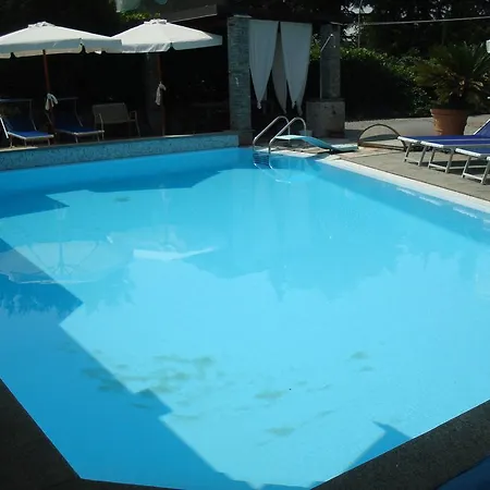 Bed & Breakfast Residenza Le Palme 3*