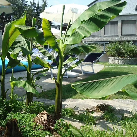 Bed & Breakfast Residenza Le Palme 3*
